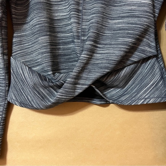 Lululemon | Melodic Movement Long Sleeve Twist Front Turtleneck Pullover Size 8 - Picture 6 of 10